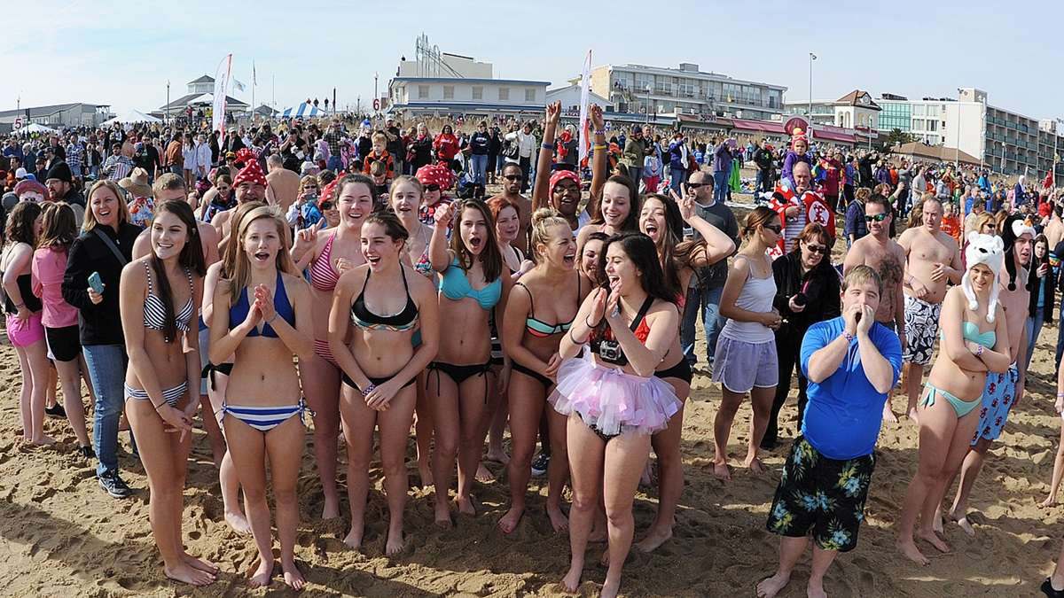 A small section of the thousands of plungers wait to head into the chilly waters of the Atlantic Ocean at Rehoboth Beach. (Chuck Snyder/for NewsWorks)
