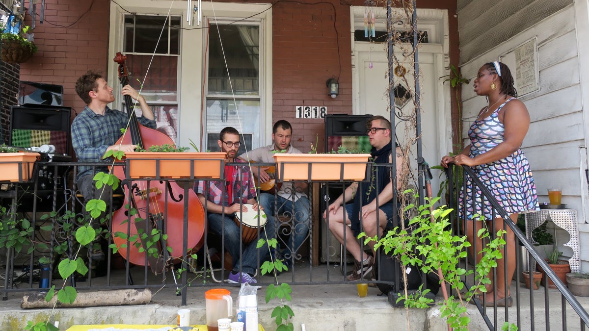  The Settled Arrows perform during the 2016 West Philly Porchfest. (Ross Hoffman) 