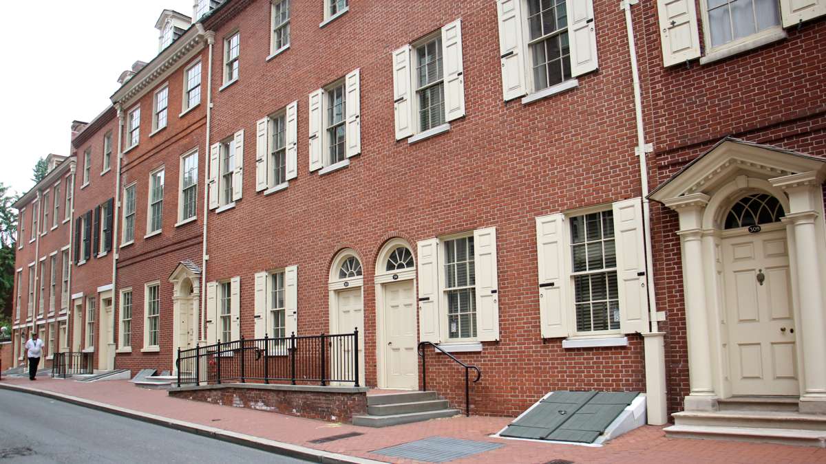 The tour takes listeners past a row of homes on Walnut Street. The buildings between the Bishop White House and the home of Dolley Todd Madison were actually built in the 20th century by the National Park Service to resemble 18th century historic homes.