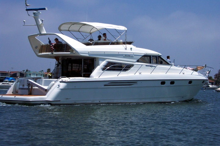  A Princess 60 yacht. [By rdesai from Newport Beach, Ca (Flickr) [CC BY 2.0 (http://creativecommons.org/licenses/by/2.0)], via Wikimedia Commons] 