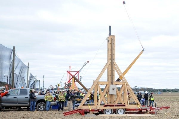 <p><p>A trebuchet in action (Chuck Snyder/for NewsWorks)</p></p>
