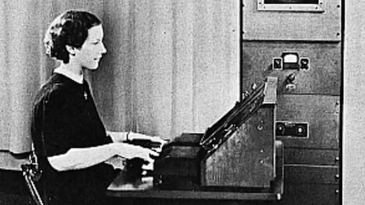  A woman sitting at a VODER talking machine. (Screen grab of youtube video by Mono Thyratron) 