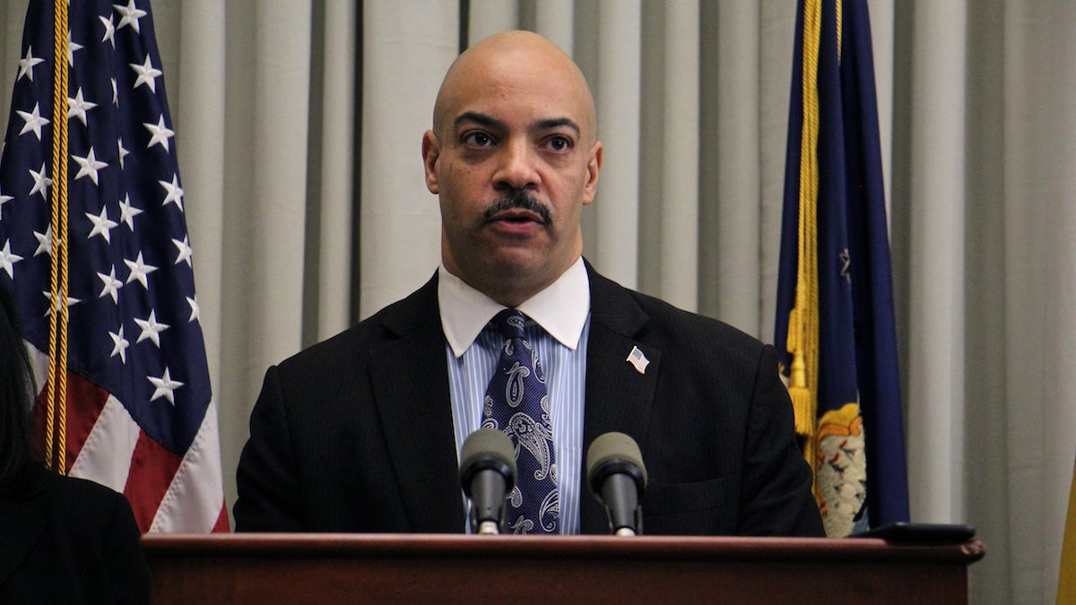  Philadelphia District Attorney Seth Williams announces a major heroin trafficking bust on Feb. 2, 2017. (Emma Lee/WHYY) 