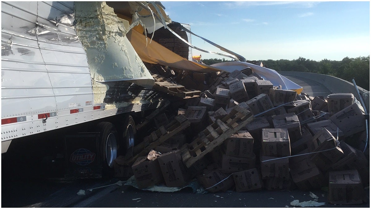  Overnight tractor trailer accident jams traffic in Delaware (photo courtesy of DelDOT) 