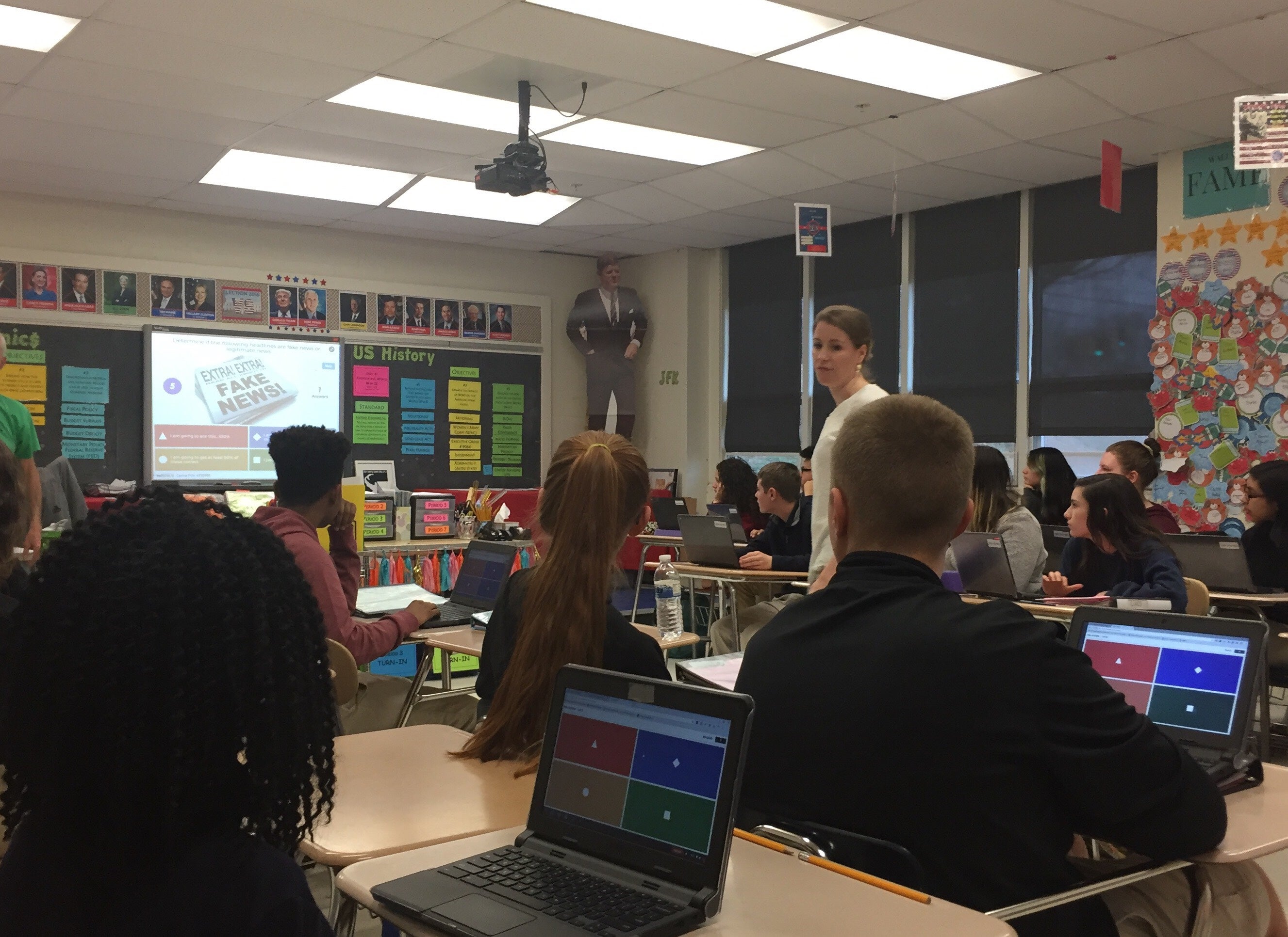  Students at Conrad Schools of Science learn to discern real news from fake news. (Cris Barrish/WHYY) 