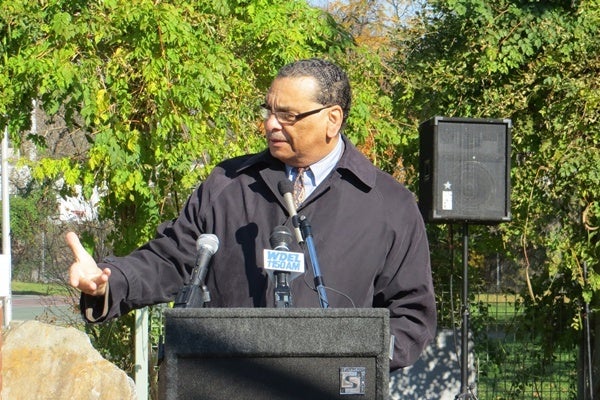 <p><p>Mayor James Baker dedicated the life sized statue</p></p>
