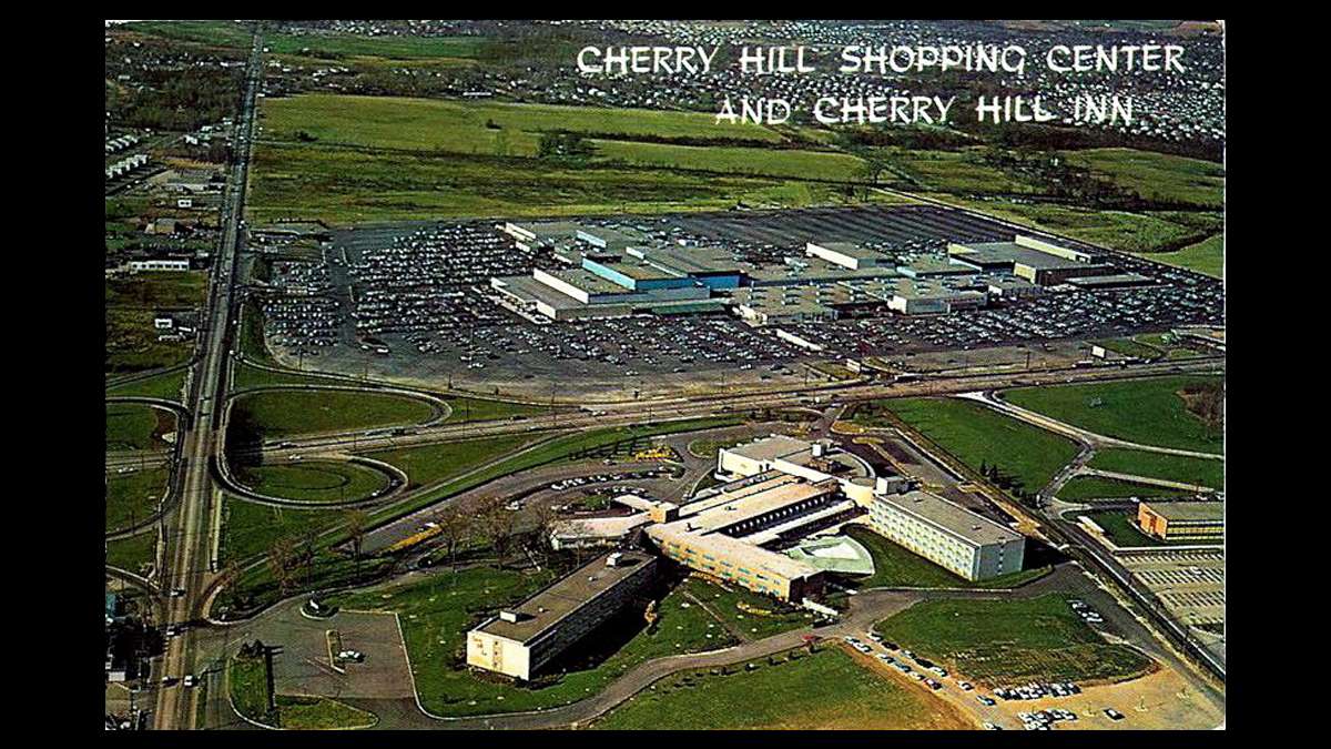 Cherry Hill Shopping Center (later renamed Cherry Hill Mall) with the Cherry Hill Inn in the foreground. (Image courtesy of the Cherry Hill Historical Commission)