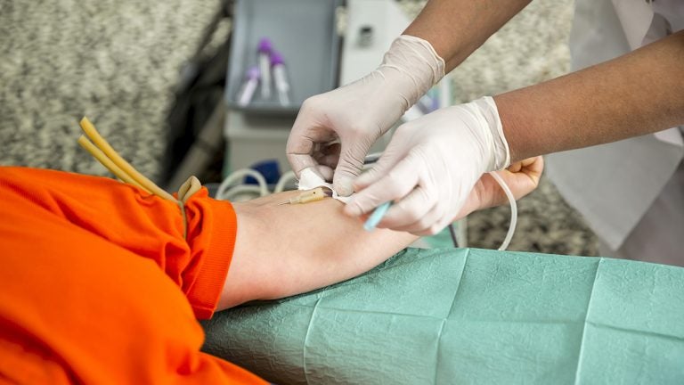 Donor gives blood (Courtesy of BigStockPhoto.com)