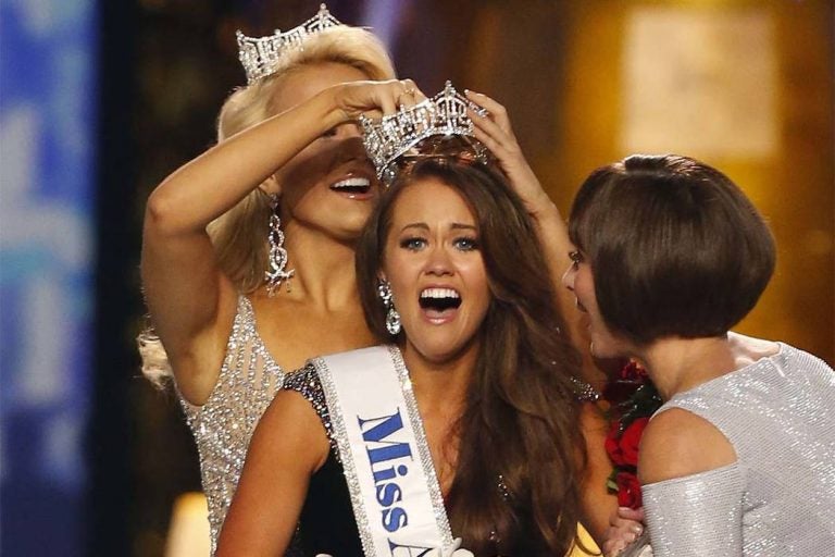  Miss North Dakota Cara Mund reacts after being named Miss America Sunday in Atlantic City in 2017. (AP Photo/Noah K. Murray) 