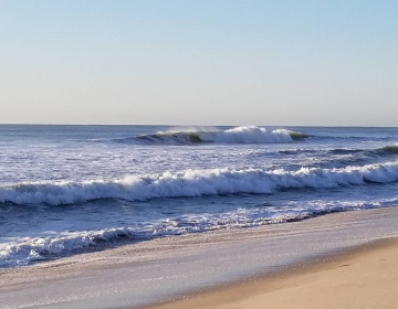  Waves at the Jersey Shore this morning. (Photo: @barrierislandclassic via Instagram) 
