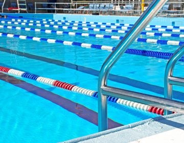 (<a href='https://www.bigstockphoto.com/image-25719701/stock-photo-community-swimming-pool-with-swim-lanes'>CherylCasey</a>/Big StockPhoto)