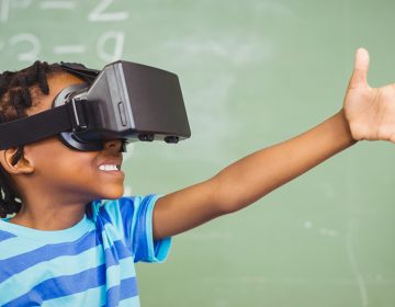 (<a href='https://www.bigstockphoto.com/image-137254502/stock-photo-school-boy-in-virtual-reality-glasses-in-classroom-at-school'>Wavebreak Media Ltd</a>/Big Stock Photo)