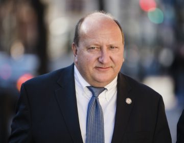 Allentown Mayor Ed Pawlowski, who is facing corruption charges, walks to the federal courthouse in Philadelphia during a break in a pretrial hearing, Tuesday, Nov. 28, 2017. Pawlowski has denied accusations that he accepted more than $150,000 in campaign contributions in exchange for city contracts.