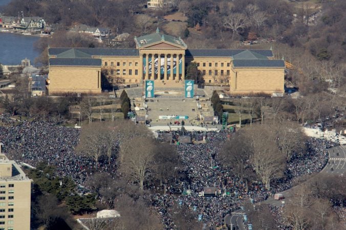 Crowd gathers around the art museum waiting for the Eagles.