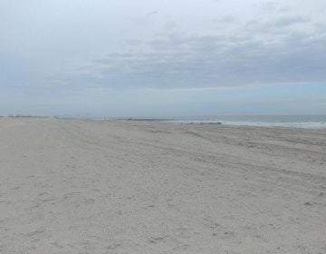 New Jersey officials worry that beaches like this one in Ocean City would be at risk from an accidental spill if offshore drilling were allowed along the Shore. (Tom MacDonald/ WHYY)