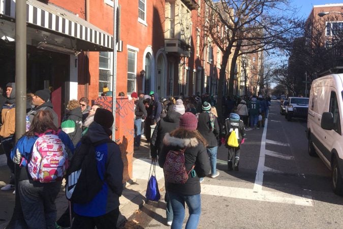 Around 3 p.m., the line for PATCO at 10th and Locust was approximately a quarter-mile long, with trains leaving every 5 minutes. (Jim Saksa/WHYY)