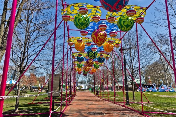 In addition to the lanterns, the festival includes face-changing and acrobatic performances. (Kimberly Paynter/WHYY