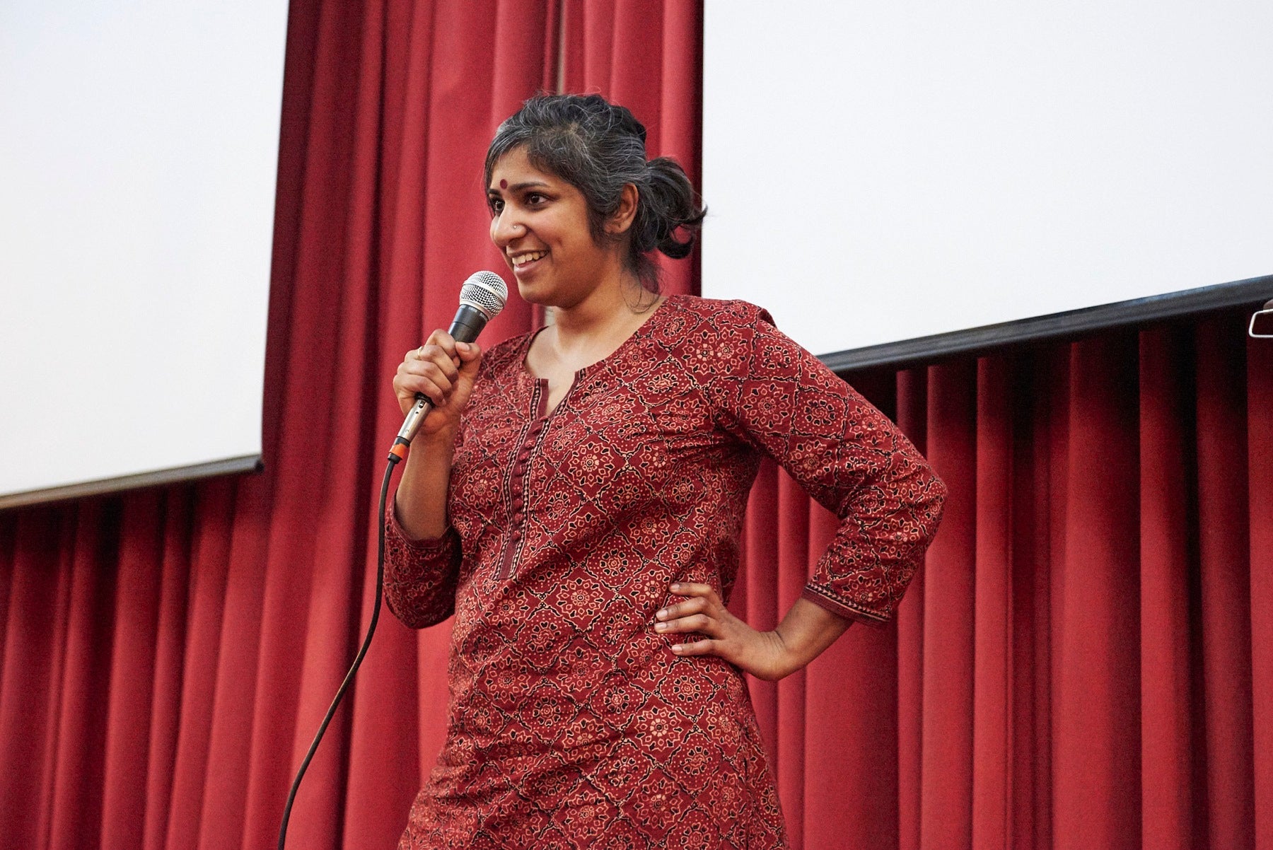 Meghna Chandra sings an extended rendition of Paul Robeson’s “Ol’ Man River,” incorporating a Hindi and Bengali version of the song. 