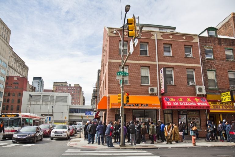 On the last day of the PPA's amnesty program to pay outstanding tickets without a fine, people line up around the block to pay up. (Kimberly Paynter/WHYY)