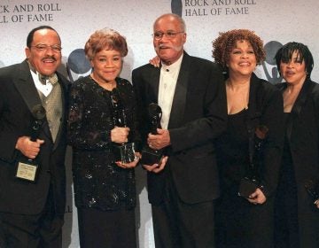 FILE - This March 15, 1999 file photo shows the sibling group The Staples Singers, from left, Pervis, Cleotha, Pops, Mavis, and Yvonne at the Rock and Roll Hall of Fame induction ceremony in New York. Yvonne Staples, whose voice and business acumen powered the success of her family's Staples Singers gospel group, has died at age 80. The Chicago funeral home Leak and Sons says that she died Tuesday, April 10, 2018 at home in Chicago. (AP Photo/Albert Ferreira, file)