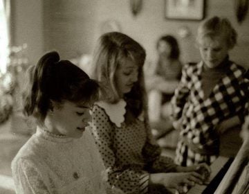 Andrea Avery, second from left, playing the piano with a friend when she was 10 years old. (Courtesy of Andrea Avery)