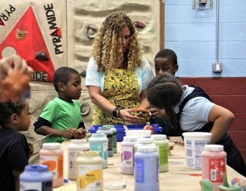 Emily Coleman leads a ceramics class at Olney Rec Center. (Emma Lee/WHYY)