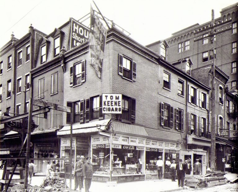 The corner of 8th and Race streets in Philadelphia, 1915. (Courtesy of PhillyHistory.org)