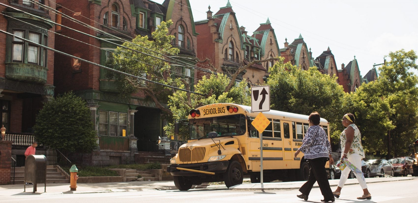 Crossing Parkside Avenue (Neal Santos for PlanPhilly)