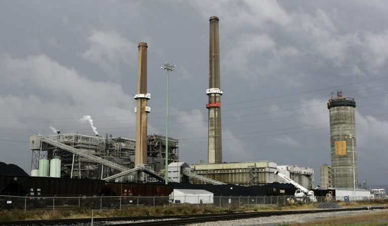 PPL's Brunner Island is a three-unit, coal-fired plant located on the west bank of the Susquehanna River, is seen in York Haven, Pa. (Carolyn Kaster/AP Photo)