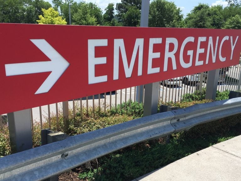Emergency room sign. (Blake Farmer/WPLN)