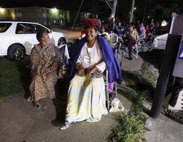Aretha Franklin fans line up outside Greater Grace Temple at 2:30 a.m., hoping to be one of the thousand members of the general public allowed in to the singer's funeral. (Bill Pugliano/Getty Images)