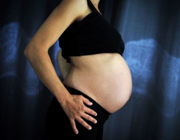 Inducing labor at 39 weeks may involve IV medications and continuous fetal monitoring. But if the pregnancy is otherwise uncomplicated, mother and baby can do just fine, the latest evidence suggests. (Loic Venance/AFP/Getty Images)