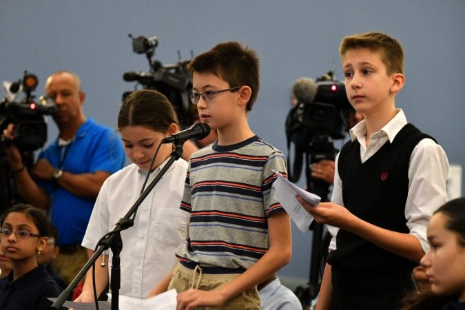 Students from Pittsburgh ask questions at a forum at the School District of Philadelphia's headquarters. (Bastiaan Slabbers for Keystone Crossroads)