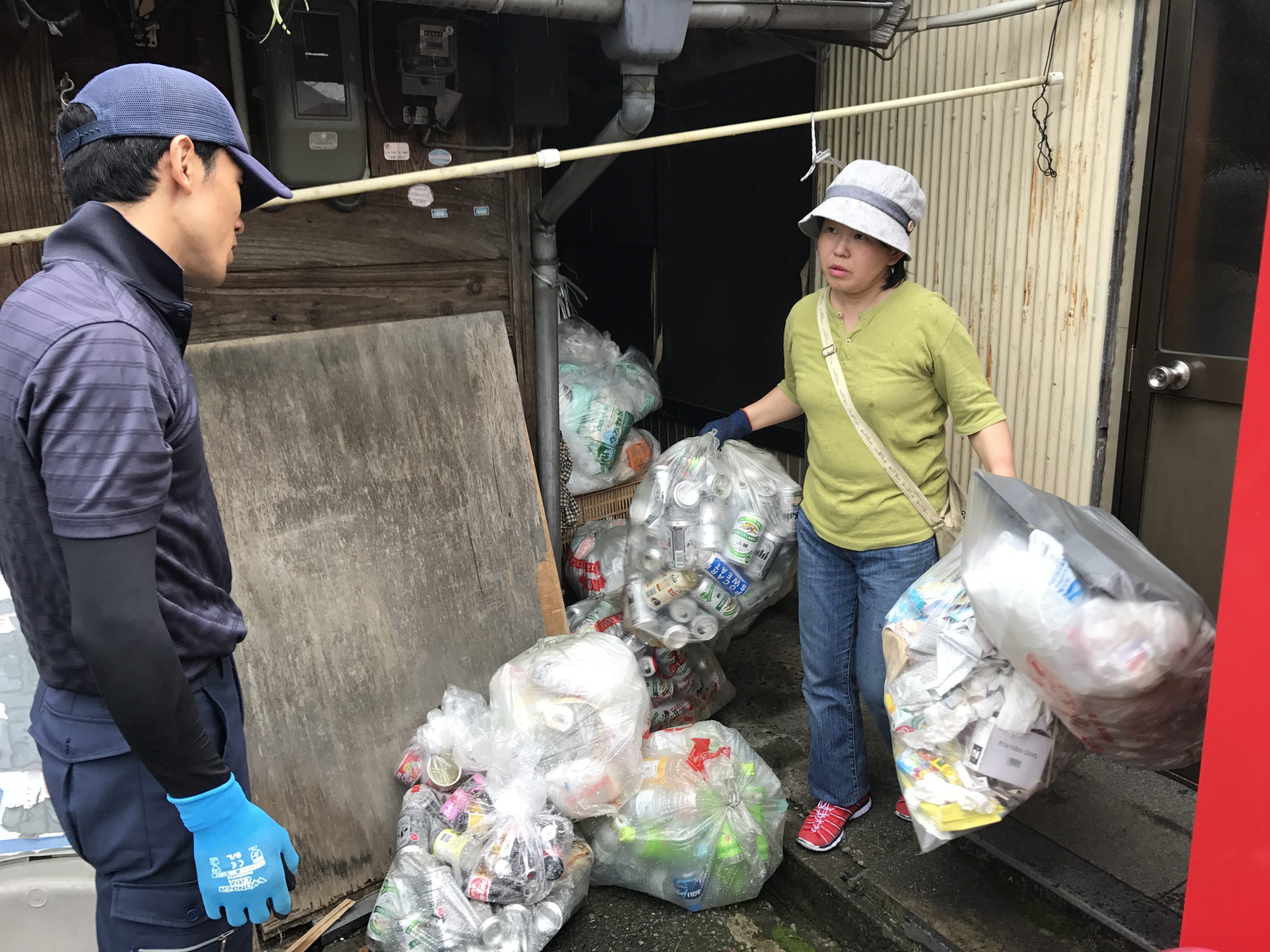 https://whyy.org/wp-content/uploads/2018/10/Photo-8_Recycling-Truck-Pickup-2-e1539891328644.jpg