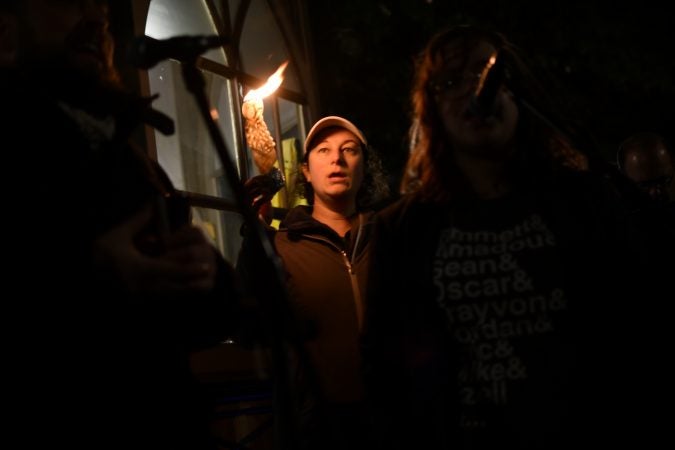 Hundreds of Philadelphians stand in solidarity with the Pittsburgh Jewish community during a vigil at Rittenhouse Square, on Saturday. (Bastiaan Slabbers for WHYY)