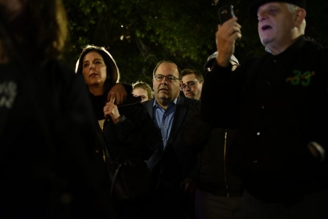 Hundreds of Philadelphians stand in solidarity with the Pittsburgh Jewish community during a vigil at Rittenhouse Square, on Saturday. (Bastiaan Slabbers for WHYY)