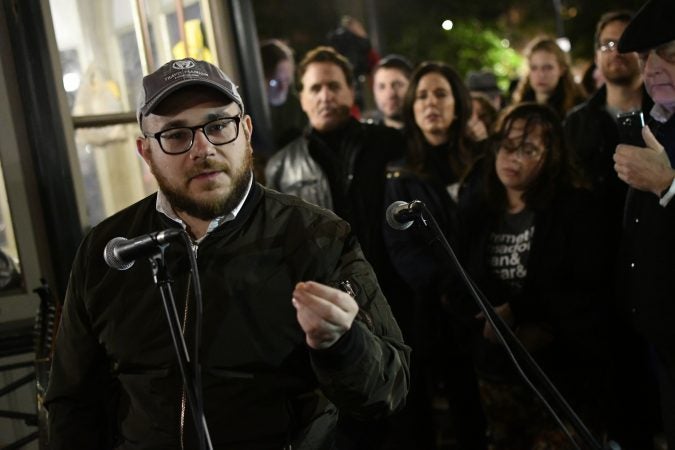 Hundreds of Philadelphians stand in solidarity with the Pittsburgh Jewish community during a vigil at Rittenhouse Square, on Saturday. (Bastiaan Slabbers for WHYY)