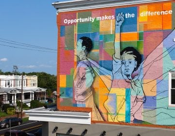 Trades for a Difference (Photo Courtesy/Steve Weinik for Mural Arts Philadelphia)