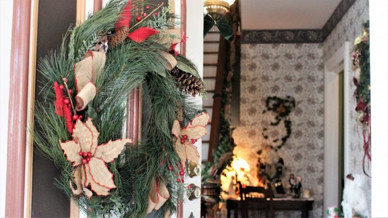 Wreath at the Twin Gables B&B, which was built in 1879. (Bill Barlow/for WHYY)