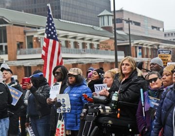 Federal government employees rally to call for and end to the shutdown on Independence Mall Tuesday. (Kimberly Paynter/WHYY)