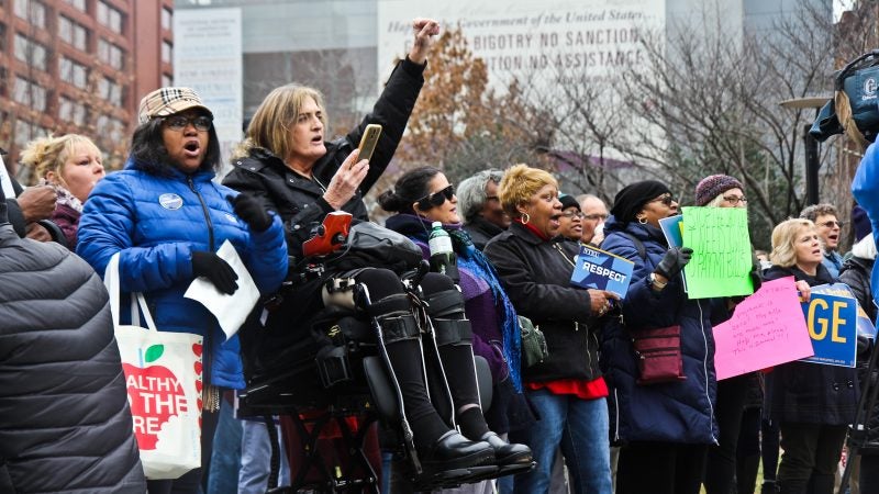 Federal government employees rally to call for an end to the shutdown on Independence Mall Tuesday. (Kimberly Paynter/WHYY)