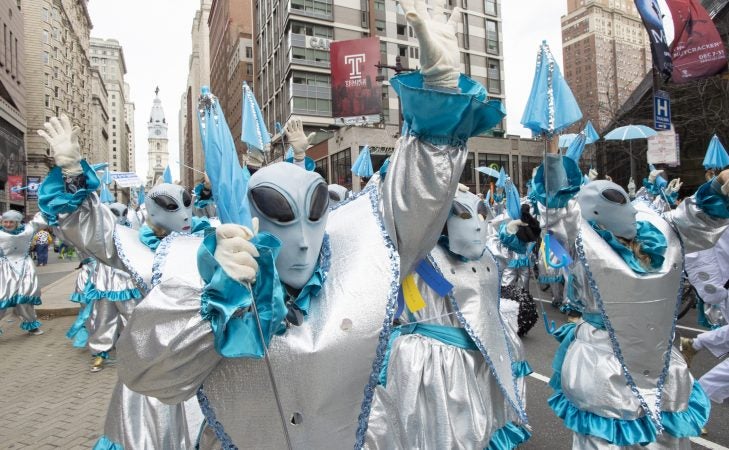 B Love Strutters paid tribute to the 50th anniversary of the moon landing in alien costumes. (Jonathan Wilson for WHYY)