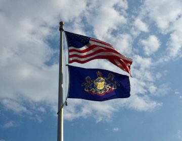 The American and Pennsylvanian flags (Julie Zeglen/Generocity)