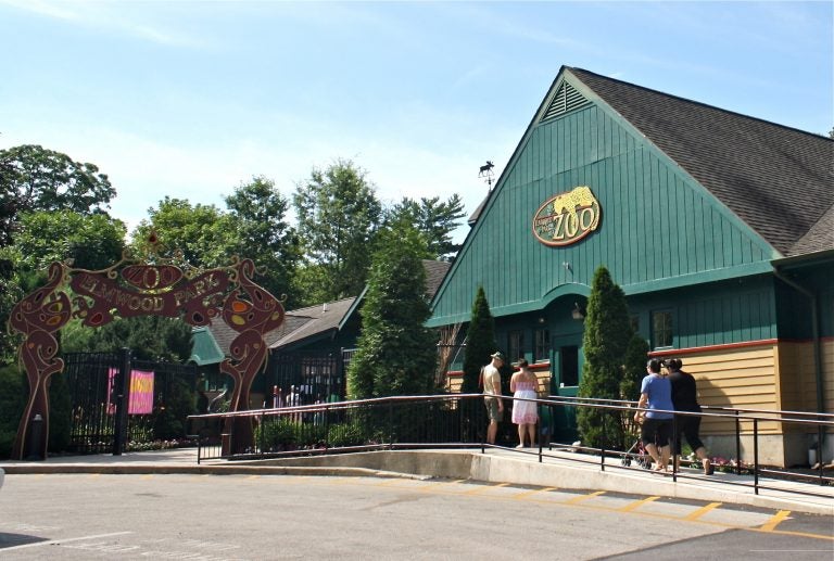 The entrance to Elmwood Park Zoo in Norristown. (Hshuvaeva via Wikimedia Commons)