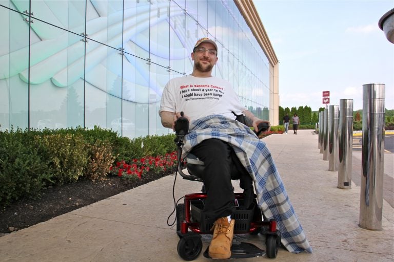 Kevin Roster makes a last visit to the Parx Casino in Bensalem before leaving for California, where law allows terminally ill patients to end their lives with medical assistance. (Emma Lee/WHYY)