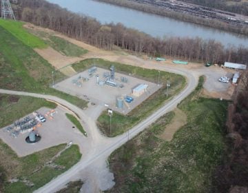 An oil and gas well in Forward Township, Allegheny County. (Reid Frazier/StateImpact Pennsylvania)