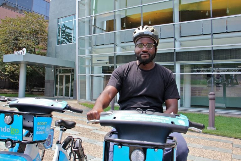2019 07 22-e lee-darryl murphy-whyy-ebike PlanPhilly's transportation reporter Darryl Murphy (Emma Lee/WHYY)