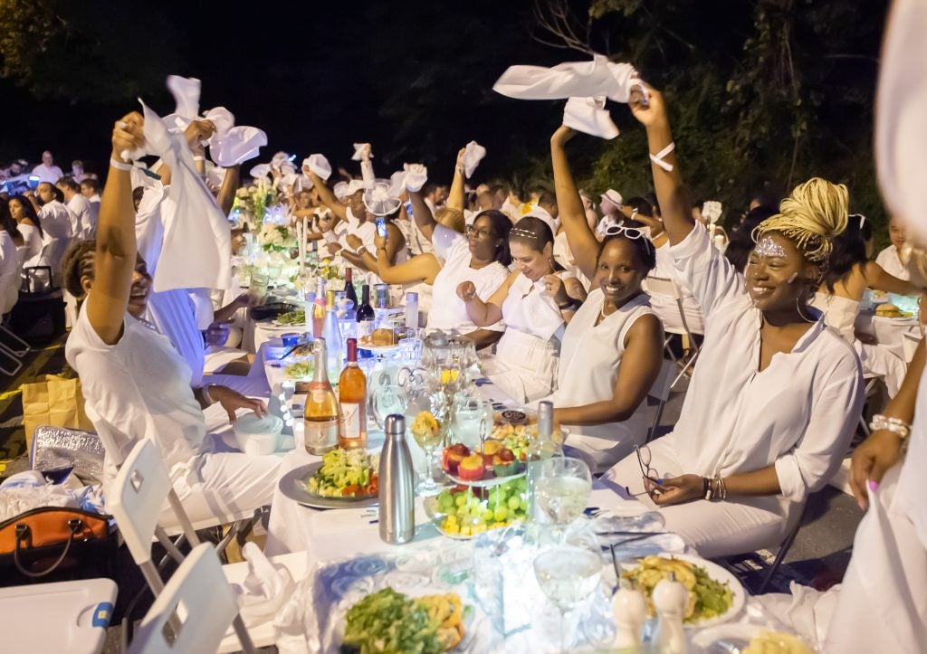 Philly's Boathouse Row hosts 6,000 for Dîner en Blanc WHYY