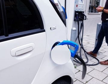 A new bill from state Sen. Bob Smith establishes ambitious goals for multiplying public charging stations. (Pixbay/NJ Spotlight)