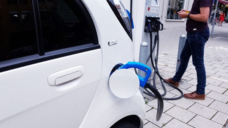 A new bill from state Sen. Bob Smith establishes ambitious goals for multiplying public charging stations. (Pixbay/NJ Spotlight)